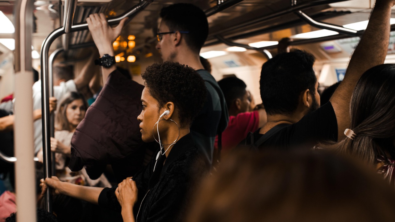 Le port du masque n'est plus obligatoire dans les transports en commun ni&ccedil;ois