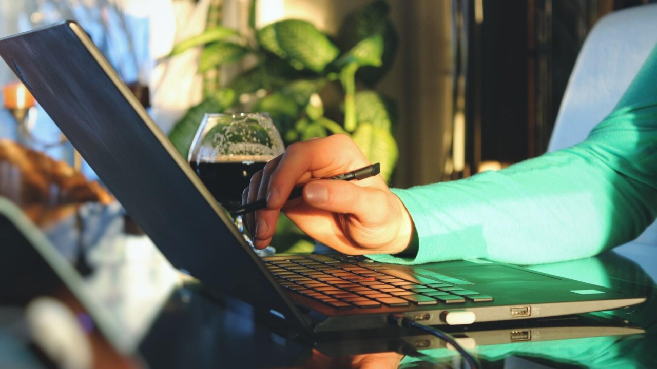 Le terme "mademoiselle" a-t-il disparu ?