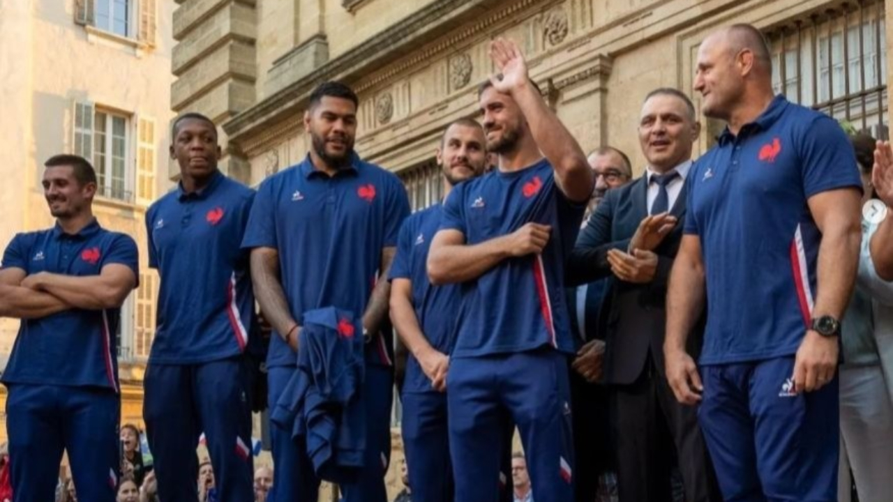 Le XV de France au contact de son public &agrave; Aix