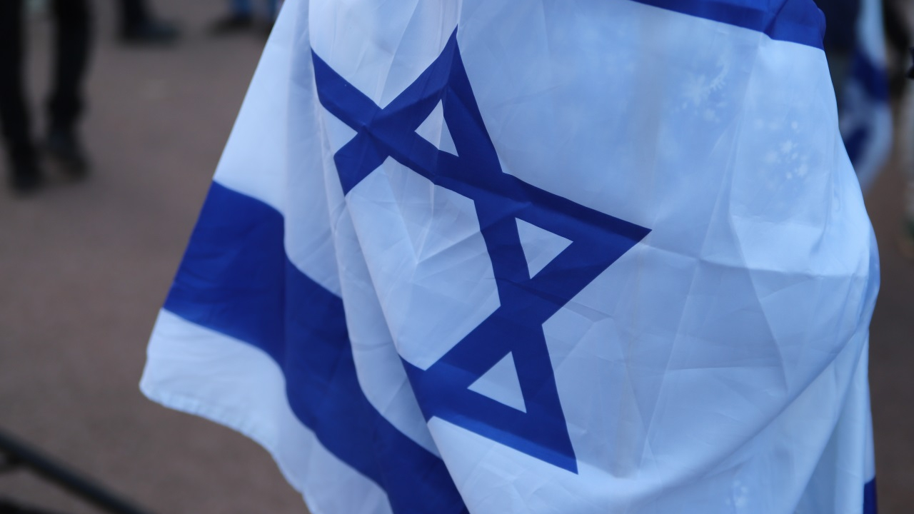 Nice : elles réclament le retrait du drapeau israélien de la mairie Nice : elles réclament le retrait du drapeau israélien de la mairie