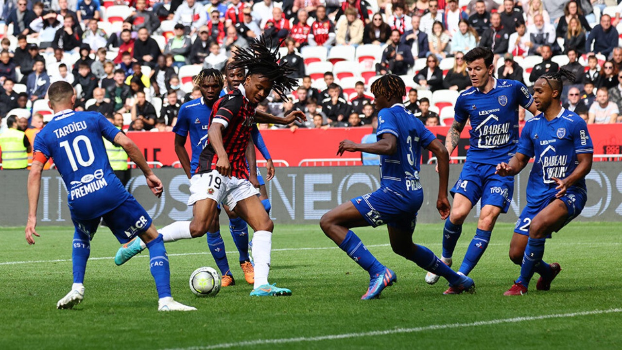 OGCN-ESTAC : Nice revient dans la course à l'Europe