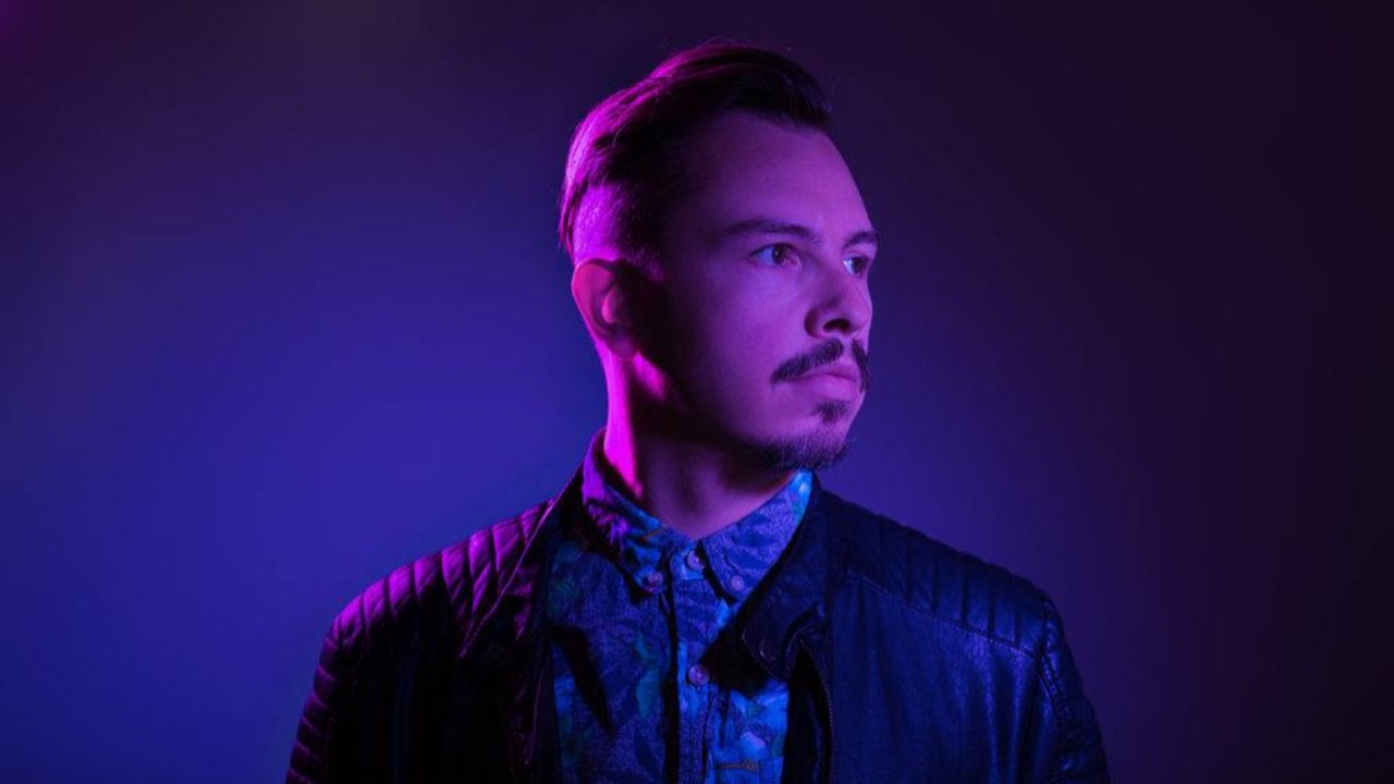 Purple Disco Machine d&eacute;voile son nouveau tube estival (vid&eacute;o)