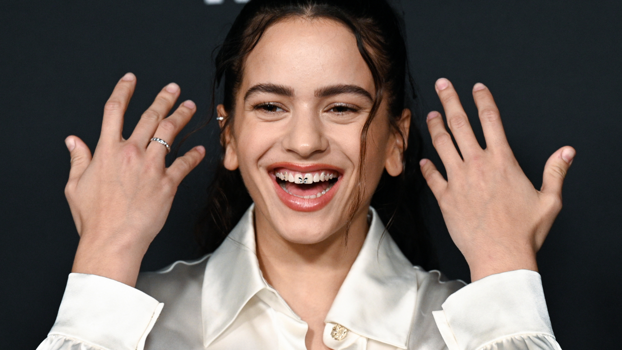 Rosalia : les objets de sa tournée vendus aux enchères ! Rosalia : les objets de sa tournée vendus aux enchères !