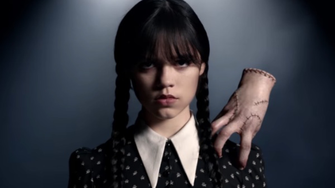 Tim Burton réalise sa première série et dévoile « Mercredi » (bande-annonce) Tim Burton réalise sa première série et dévoile « Mercredi » (bande-annonce)