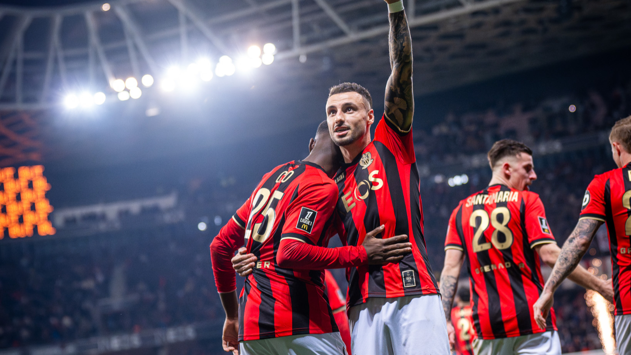 Trois matchs de huis clos partiel après des banderoles polémiques lors de Nice-OM Trois matchs de huis clos partiel après des banderoles polémiques lors de Nice-OM