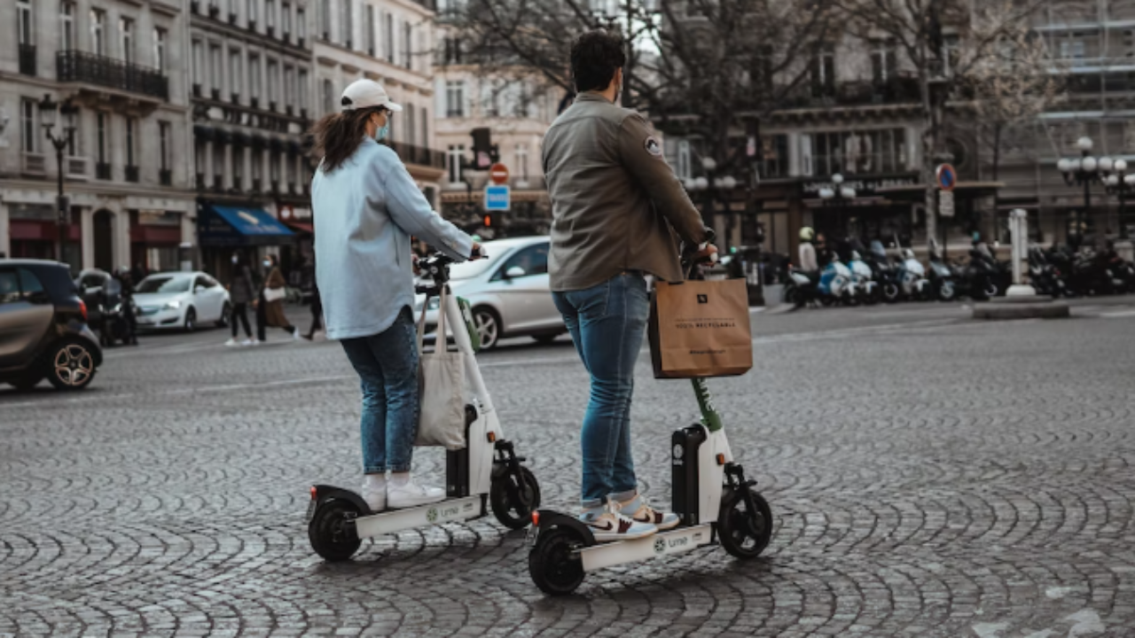 Trottinettes électriques : l'État veut mieux encadrer la pratique Trottinettes électriques : l'État veut mieux encadrer la pratique