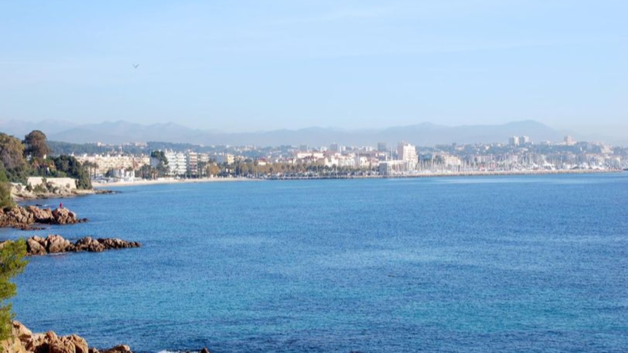 Un projet de ferme aquacole fait polémique à Golfe-Juan Un projet de ferme aquacole fait polémique à Golfe-Juan