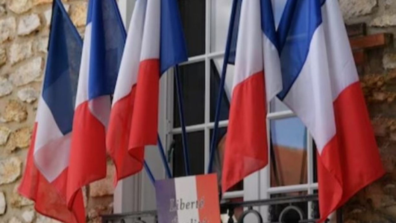 Une croix gammée à Saint-Mandrier : les maires face aux violences et incivilités Une croix gammée à Saint-Mandrier : les maires face aux violences et incivilités