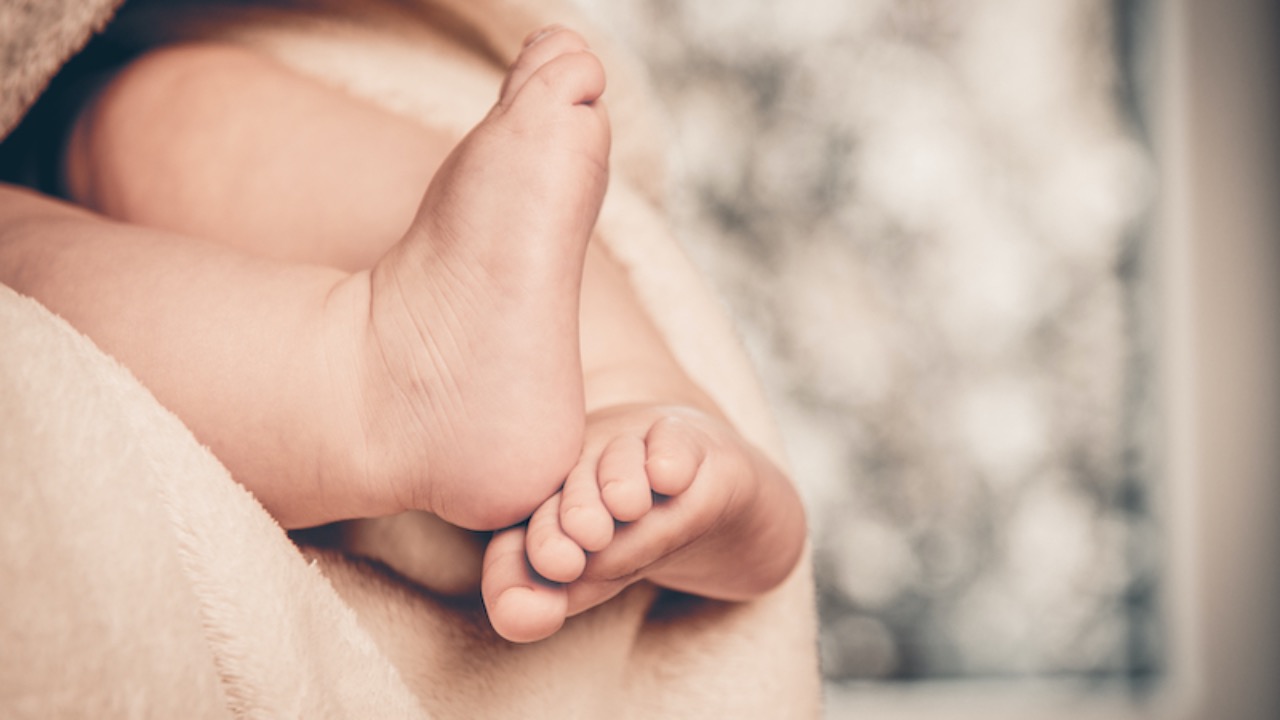 Voici la liste des 20 pr&eacute;noms les plus donn&eacute;s en 2021 !