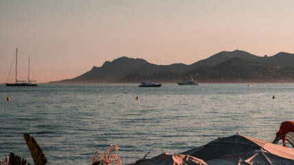 Collision de bateaux dans la baie de Cannes : les recherches arrêtées après la disparition d’un jeune homme Collision de bateaux dans la baie de Cannes : les recherches arrêtées après la disparition d’un jeune homme