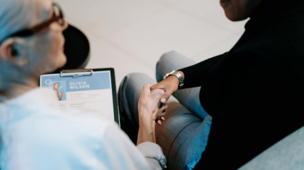 Emploi : les recrutements reculent en France, la r&eacute;gion PACA limite la casse