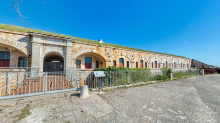 &Egrave;ze : une femme retrouv&eacute;e morte au pied d&rsquo;une falaise apr&egrave;s une chute de 30 m&egrave;tres