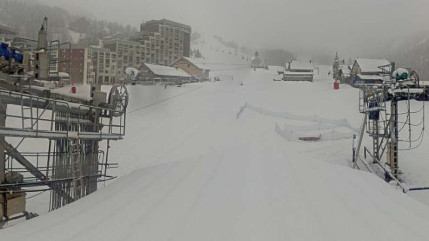 Il est tombé 30 centimètres de neige fraîche à Isola 2000... et c'est pas fini