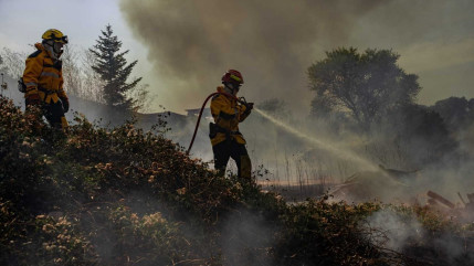 Incendie dans le Var: des pompiers des Alpes-Maritimes envoy&eacute;s en renfort
