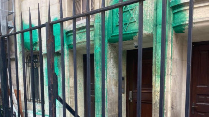 Jets de peinture verte sur des lieux juifs : trois Serbes interpellés sur la Côte d'Azur Jets de peinture verte sur des lieux juifs : trois Serbes interpellés sur la Côte d'Azur