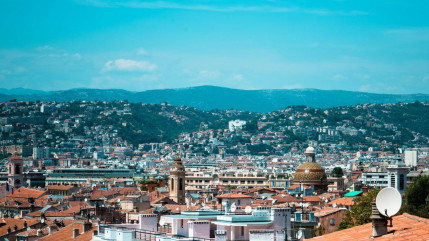 La Côte d'Azur séduit les actifs mais voit partir les jeunes