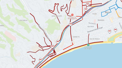 Pagaille à Nice : incendie sur la voie rapide, circulation paralysée Pagaille à Nice : incendie sur la voie rapide, circulation paralysée