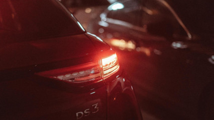 Stellantis rappelle plusieurs modèles de voitures pour risques d’incendie Stellantis rappelle plusieurs modèles de voitures pour risques d’incendie