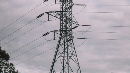 Villeneuve-Loubet : un pylône saboté, des coupures à prévoir dans les Alpes Maritimes Villeneuve-Loubet : un pylône saboté, des coupures à prévoir dans les Alpes Maritimes