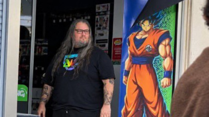 17 octobre : qui est Pierre, le vendeur de Micromania devenu le "Goku de Nice" sur les r&eacute;seaux sociaux ?