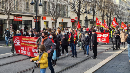 Du monde et des inquiétudes à la manifestation de Nice