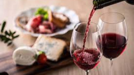 Job de rêve - Être payé 8 500€ par mois pour tester du vin !