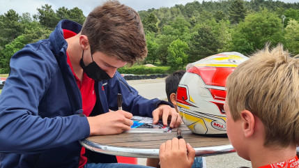 Le pilote de F2 Théo Pourchaire de retour à Grasse