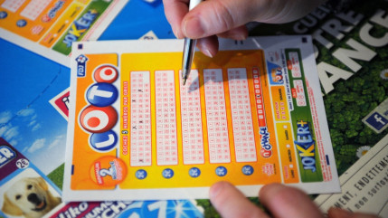 Insolite - Elle gagne 6 000€ au Keno et 6 millions d'euros au Loto le lendemain ! Insolite - Elle gagne 6 000€ au Keno et 6 millions d'euros au Loto le lendemain !