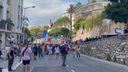 Un leader des anti-passe sanitaire nie toute violence envers  Christian Estrosi