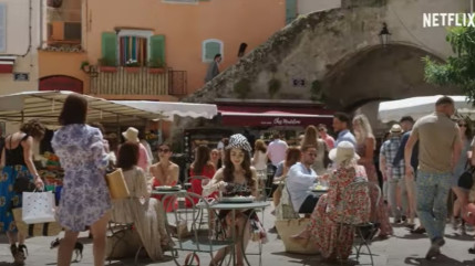 Emily in Paris est de retour... sur la Côte d'Azur