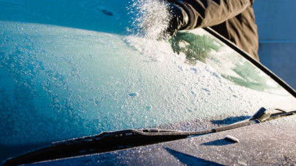 Comment dégivrer son pare-brise efficacement et rapidement !