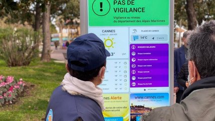 Bornes interactives à Cannes : un nouveau système de prévention