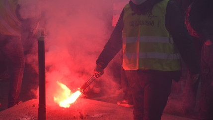 Blocages des lyc&eacute;es : apr&egrave;s 72 interpellations jeudi, 24 &eacute;tablissements passent &agrave; distance