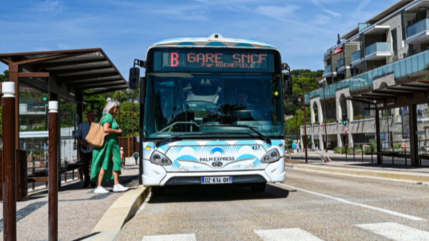 Cannes : plus de bus et des horaires élargis pour faciliter les déplacements Cannes : plus de bus et des horaires élargis pour faciliter les déplacements