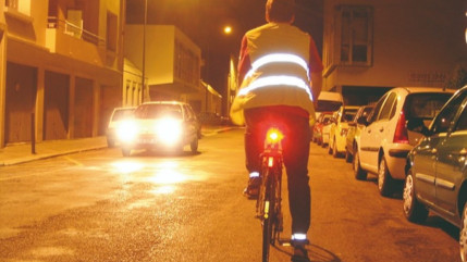 Cycliste, Brillez ! C'est le moment de faire attention à votre éclairage