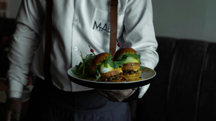 Des retraités se tournent vers les plateformes de services pour compléter leur pension