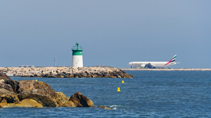 Extension de l’aéroport de Nice : des associations sont contre