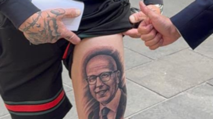 Il se fait tatouer &Eacute;ric Ciotti sur la cuisse et veut ajouter sa signature