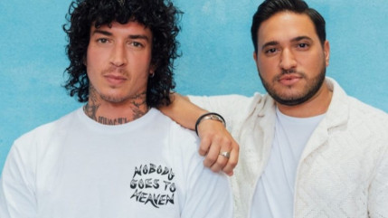 Jonas Blue et Julian Perretta s’associent sur le titre festif «Perfect Melody» !