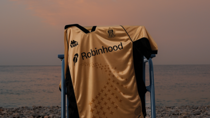 L&rsquo;OGC Nice d&eacute;voile un troisi&egrave;me maillot en hommage aux victimes de l'attentat du 14 juillet 2016