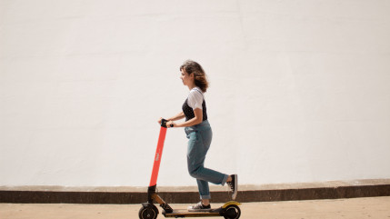 La Côte d'Azur veut limiter les trottinettes et les vélos cet été