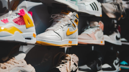 Le juteux business de la revente de baskets à Nice