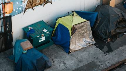 Les évacuations des sans-abris à Nice font débat