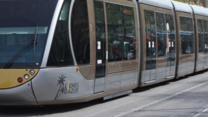 Nice : la ligne 4 du tramway remise en question, un bus à haut niveau de service envisagé Nice : la ligne 4 du tramway remise en question, un bus à haut niveau de service envisagé