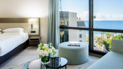 Nice : un faux employé d’hôtel dérobe près de 100 000 euros à des touristes Nice : un faux employé d’hôtel dérobe près de 100 000 euros à des touristes