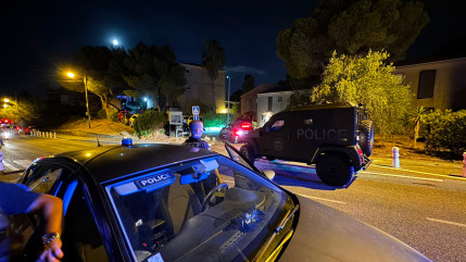 Nice : un octog&eacute;naire retranch&eacute; chez lui interpell&eacute; par le RAID, plusieurs armes saisies