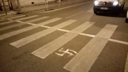 Nice : une croix gammée dans le quartier Saint-Roch, des messages pro-Palestine sur la Promenade des Anglais Nice : une croix gammée dans le quartier Saint-Roch, des messages pro-Palestine sur la Promenade des Anglais