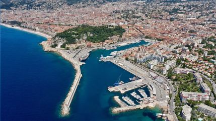 Port de Nice bloqu&eacute; par les p&ecirc;cheurs : un ferry d&eacute;rout&eacute; vers l'Italie