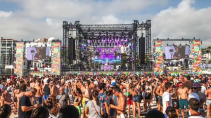 Pour l'instant, Lomepal reste programmé aux Plages Electroniques Pour l'instant, Lomepal reste programmé aux Plages Electroniques