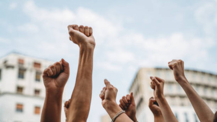 Une centaine de personnes ont manifesté après les résultat des européennes Une centaine de personnes ont manifesté après les résultat des européennes